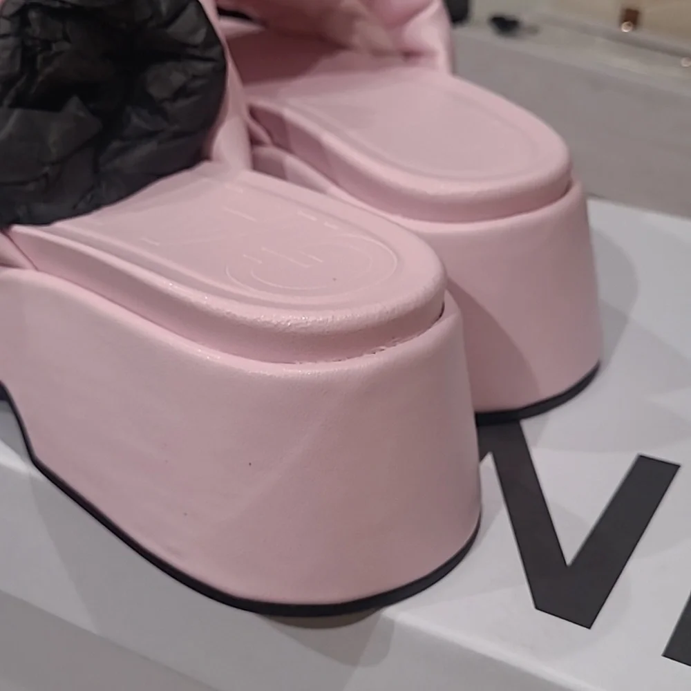New in box Ganni pink slides - Picture 3 of 5